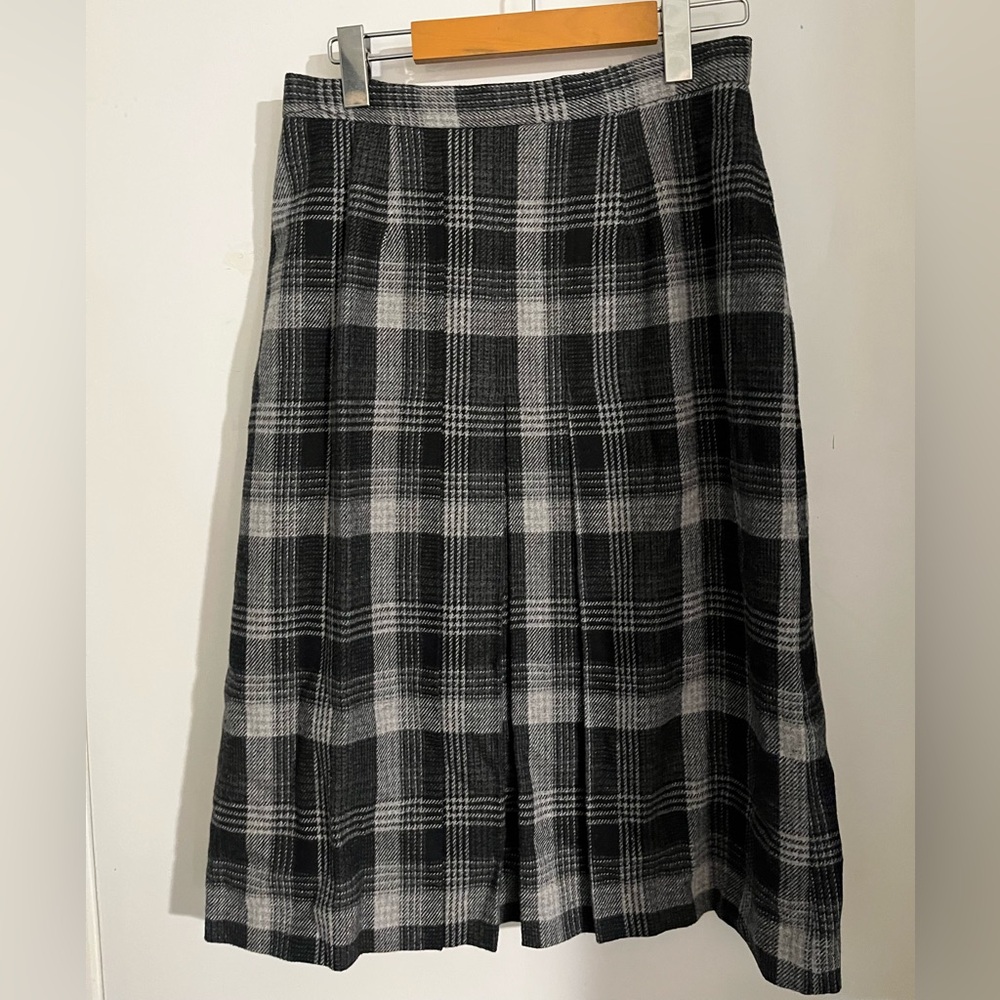 Vintage Gaytown Black & Grey Wool Plaid Skirt – 27” Waist